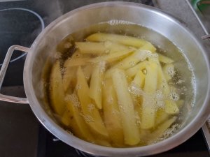 Knoblauch-Parmesan-Pommes